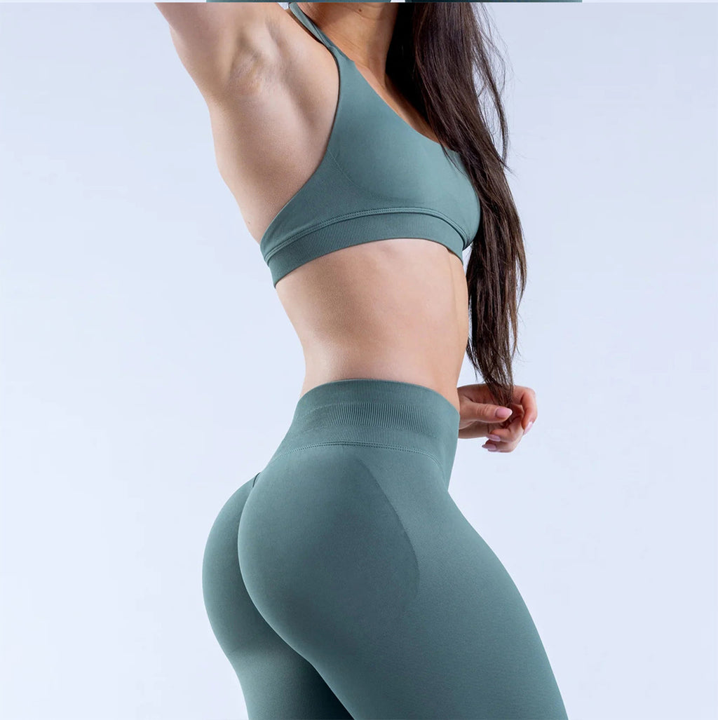 Seamless Halter Neck Backless Yoga Bra for Women